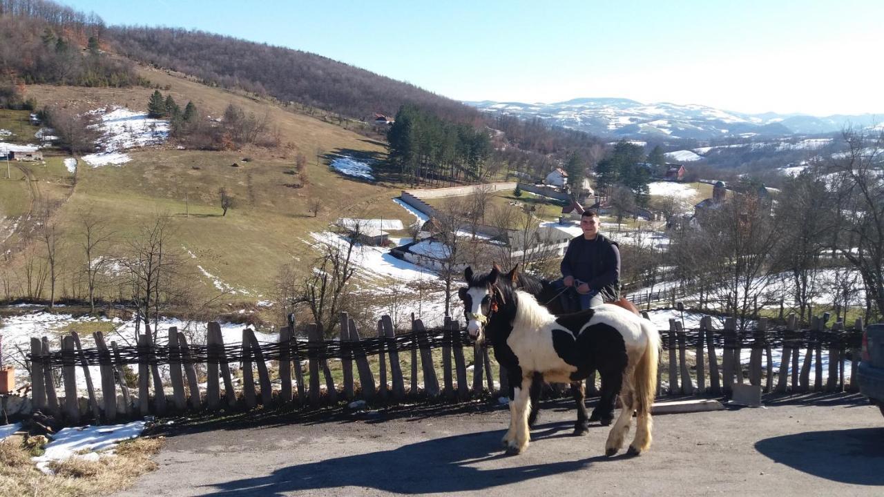 Etno Selo Lelic Bed & Breakfast Valjevo Exterior photo