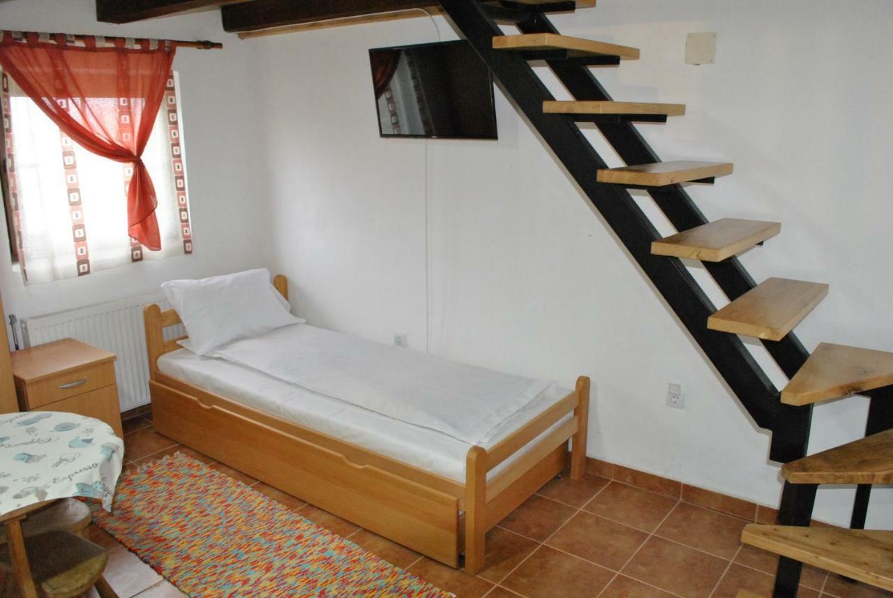 Etno Selo Lelic Bed & Breakfast Valjevo Exterior photo